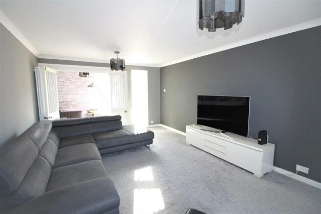 9 Bolam Gr-Lounge1.JPG