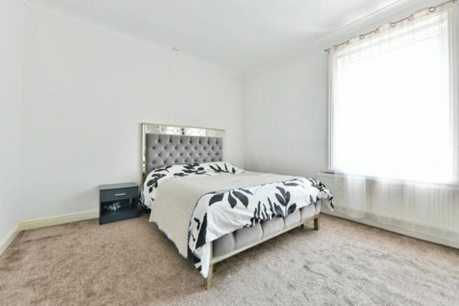 3 bed Terraced for sale Image 9