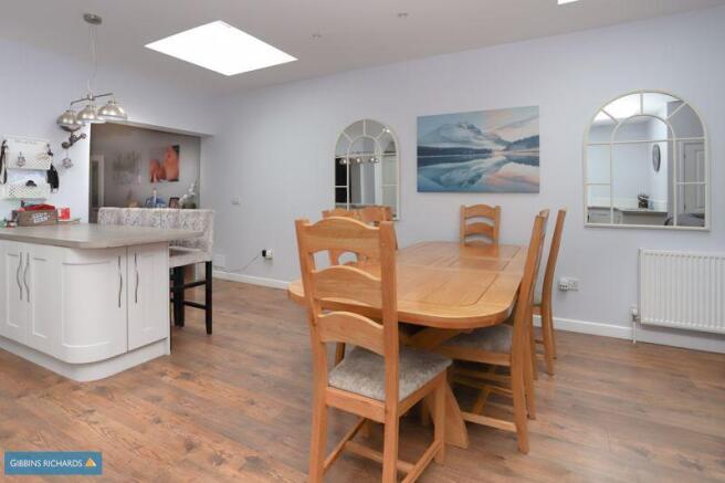 Kitchen/Dining...