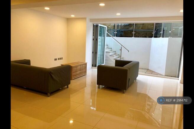 Kitchen/ Living Room