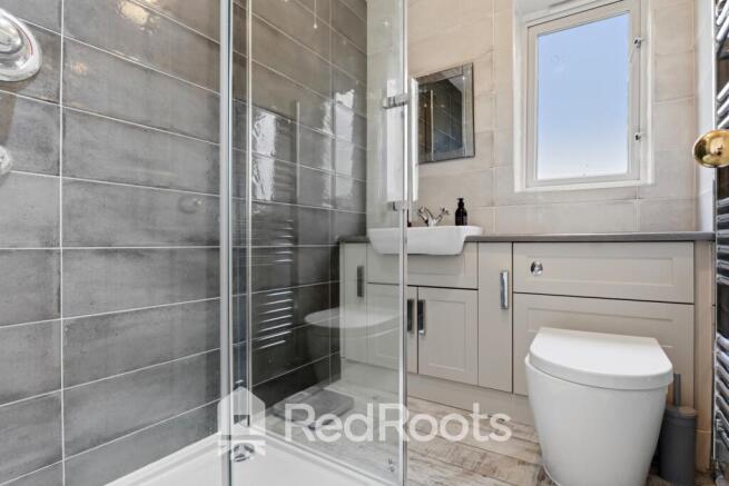 4 bed Detached for sale Image 11