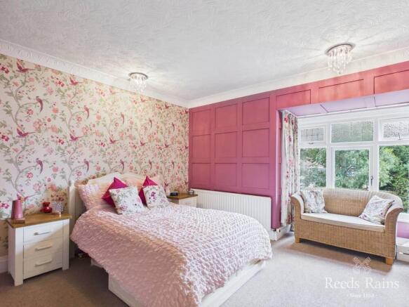 4 bed Semi-Detached for sale Image 10