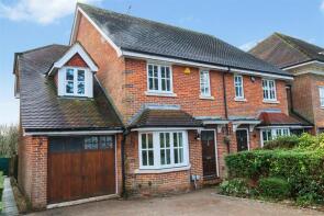 10, The Lawns, Radlett WD7 9EZ