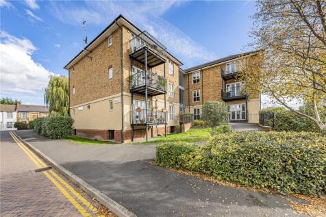 St Catherine’s Close, Raynes Park, SW20