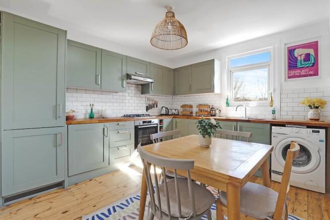 13-a671JHPropWpen - 67 Royston Road - 31-small.jpg