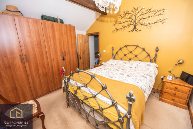 4 bed Cottage for sale Image 10