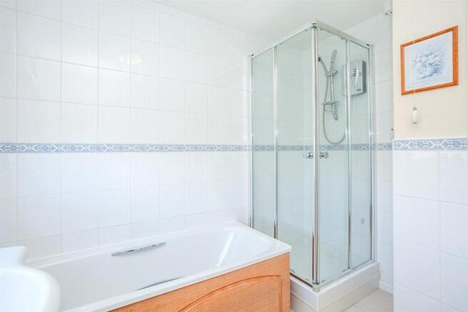 Bathroom Reverse Angle.jpg