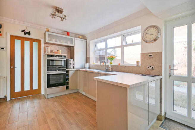 3 bed Detached for sale Image 7