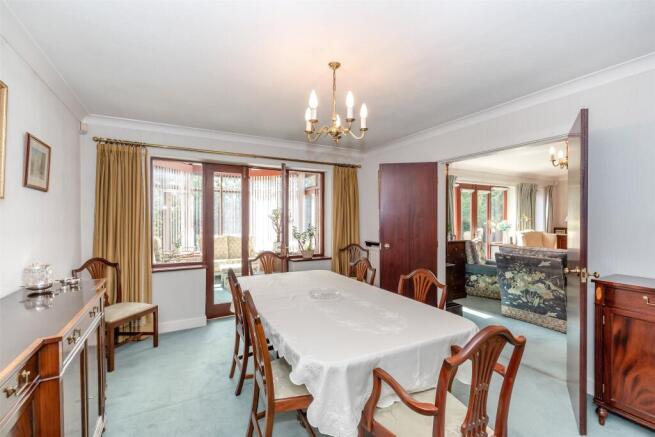 4 bed Detached for sale Image 5