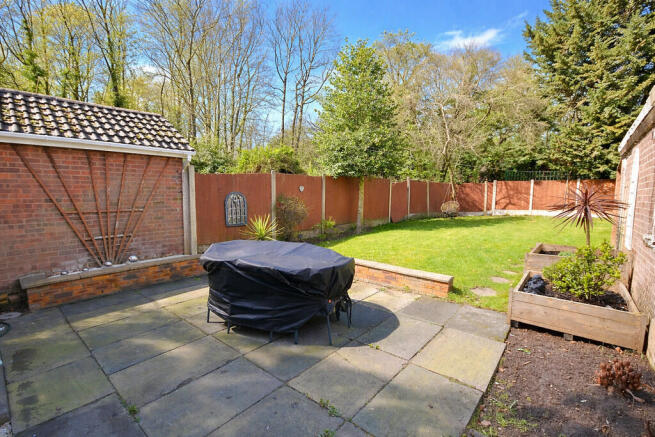 REAR GARDEN 2
