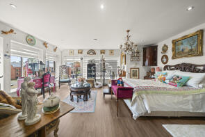 7, Lancaster House, Marlborough Drive, Bushey WD23 2GU