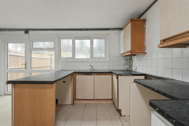 240 Beadlemead, Netherfield, Milton Keynes, Buckinghamshire, MK6 4JA