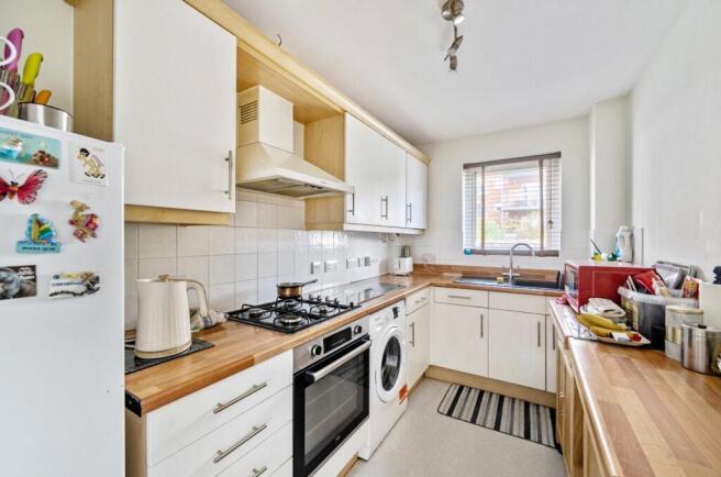 1370892-6-68fa0e7...