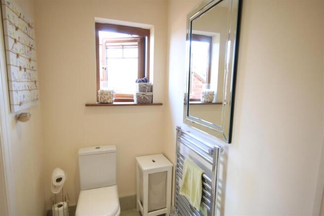EN SUITE SHOWER ROOM