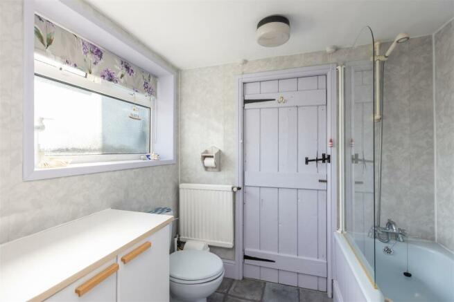 Hill Cottages 28 Bathroom-3.jpg