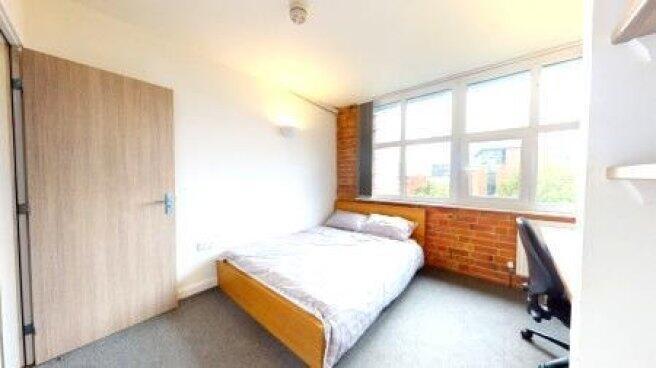 lower-brown-street-le1-5th-1045735