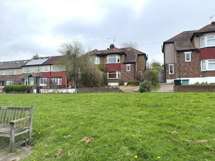Roding Lane South, Ilford, IG4