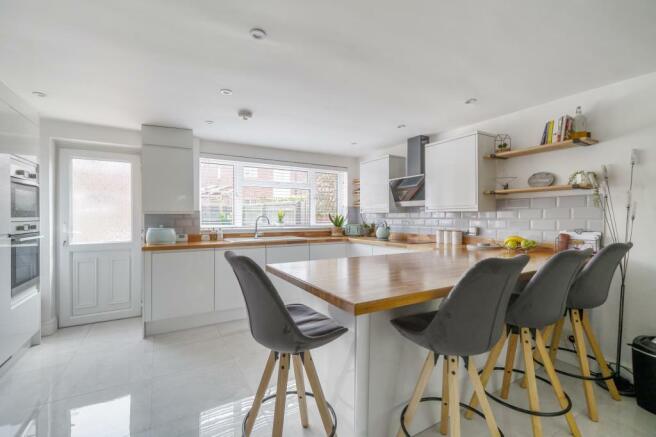 Kitchen / Dining