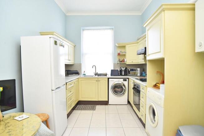 2 bed Flat for sale Image 4