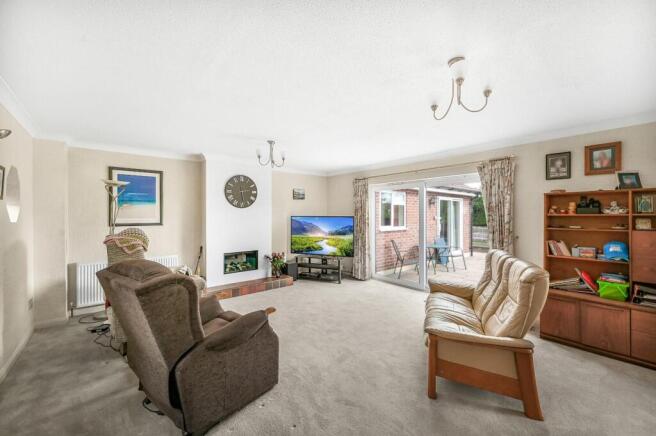 Lounge/Dining Room