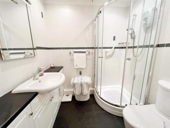 Shower Room.jpg