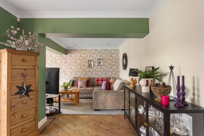 4 bed Detached for sale Image 6