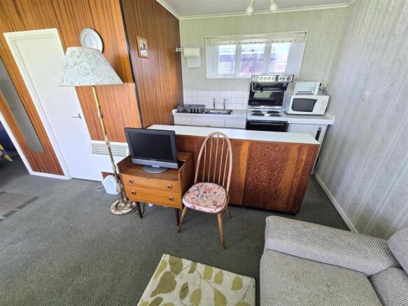 Lounge/Kitchen