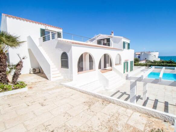 Villa with sea views in S'Algar