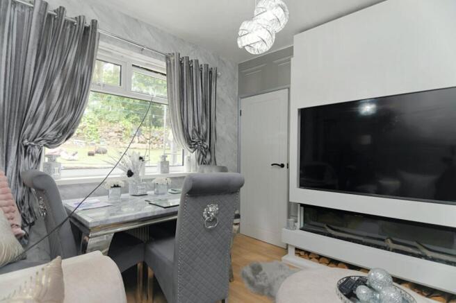 3 bed Semi-Detached for sale Image 8