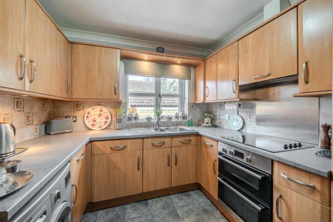 3 bed Bungalow for sale Image 4