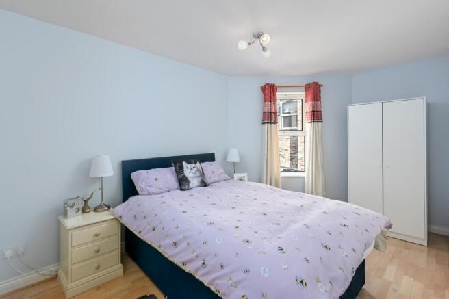 2 bed Flat for sale Image 6