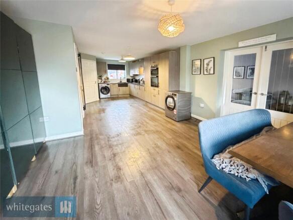 Priory Park Close, Lundwood, S71 photo 2