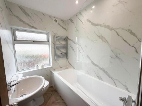 2 bed Semi-Detached for sale Image 11