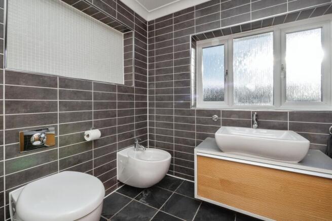 7 bed Semi-Detached for sale Image 9