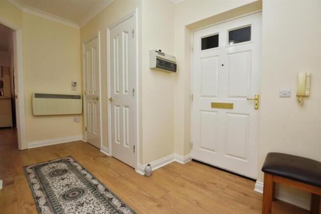 2 bed Apartment for sale Image 12