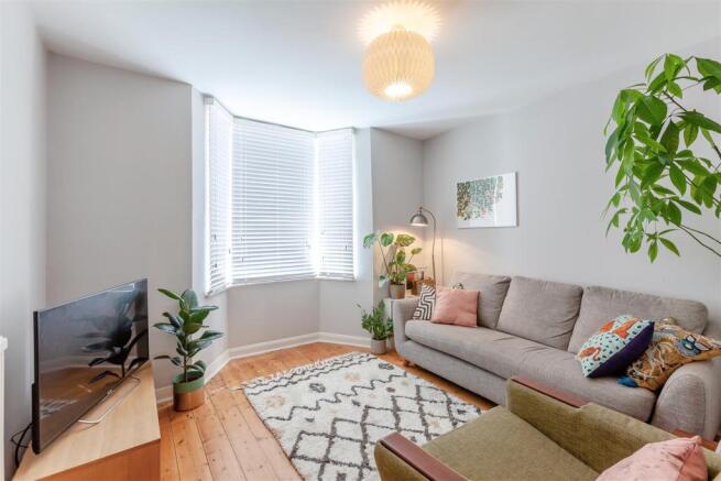 8425810-interior08.jpg