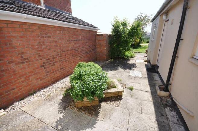 Side courtyard