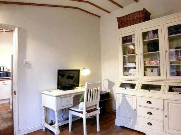 Photo 8