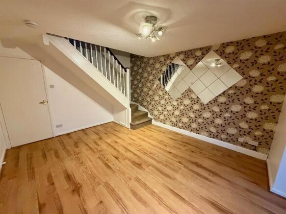 Teal Close living room 2.jpg