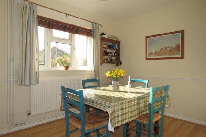 DINING ROOM.JPG