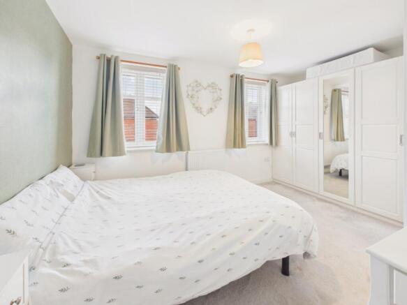 3 bed Town House for sale Image 11
