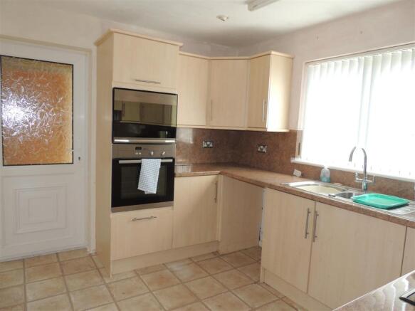 Kitchen: