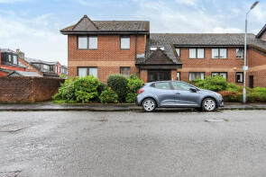 Flat 4, Cherry Tree Court, Hill Street, Alexandria G83 0DU