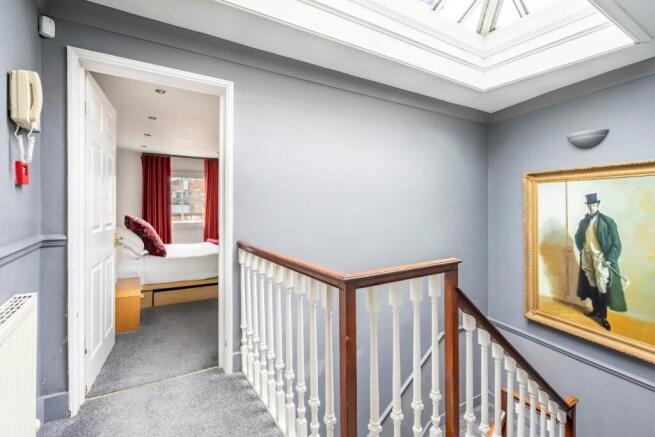 3 bed Apartment for sale Image 8