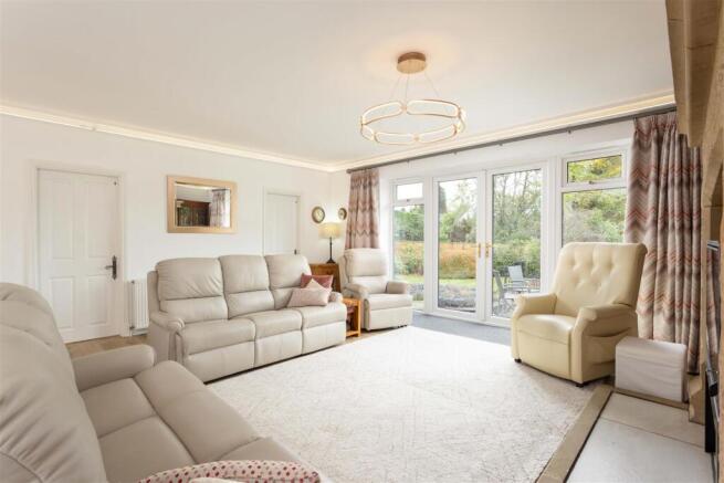 4 bed Detached Bungalow for sale Image 6