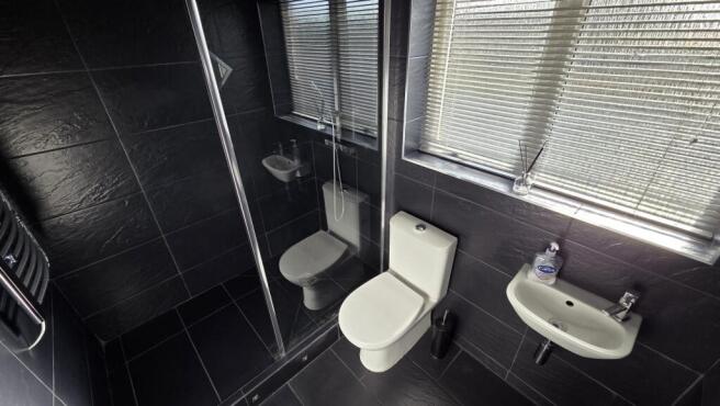 2 bed Flat to rent Image 6