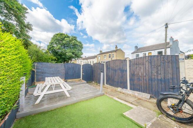 3 bed Terraced to rent Image 10