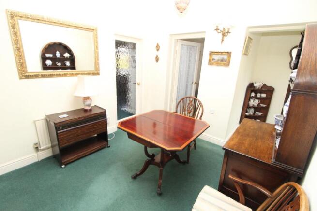 FORMAL DINING ROOM