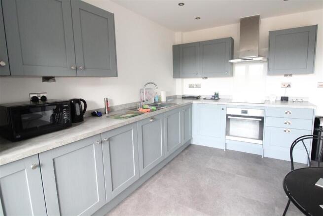 hJ7ap5rFX0u-Huzy_...