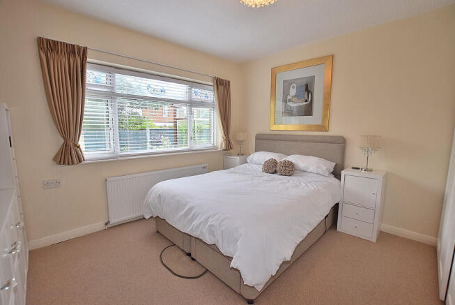 3 bed Detached Bungalow for sale Image 9
